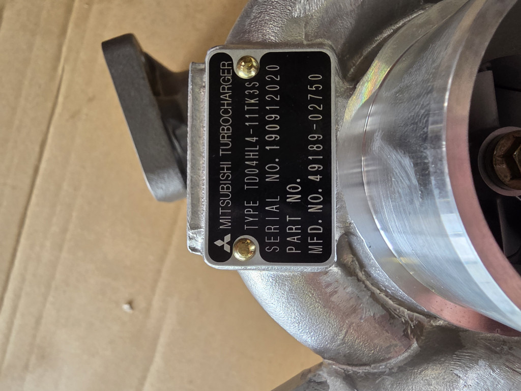 New Holland va4918902750 - Turbocompressor por Máquina de construção: foto 4 New Holland va4918902750 - Turbocompressor por Máquina de construção: foto 4