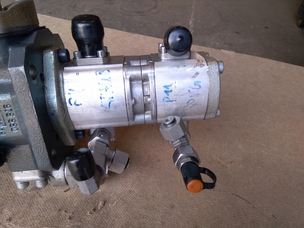 Rexroth 1515800013 - - Bomba de direção por Máquina de construção: foto 1 Rexroth 1515800013 - - Bomba de direção por Máquina de construção: foto 1