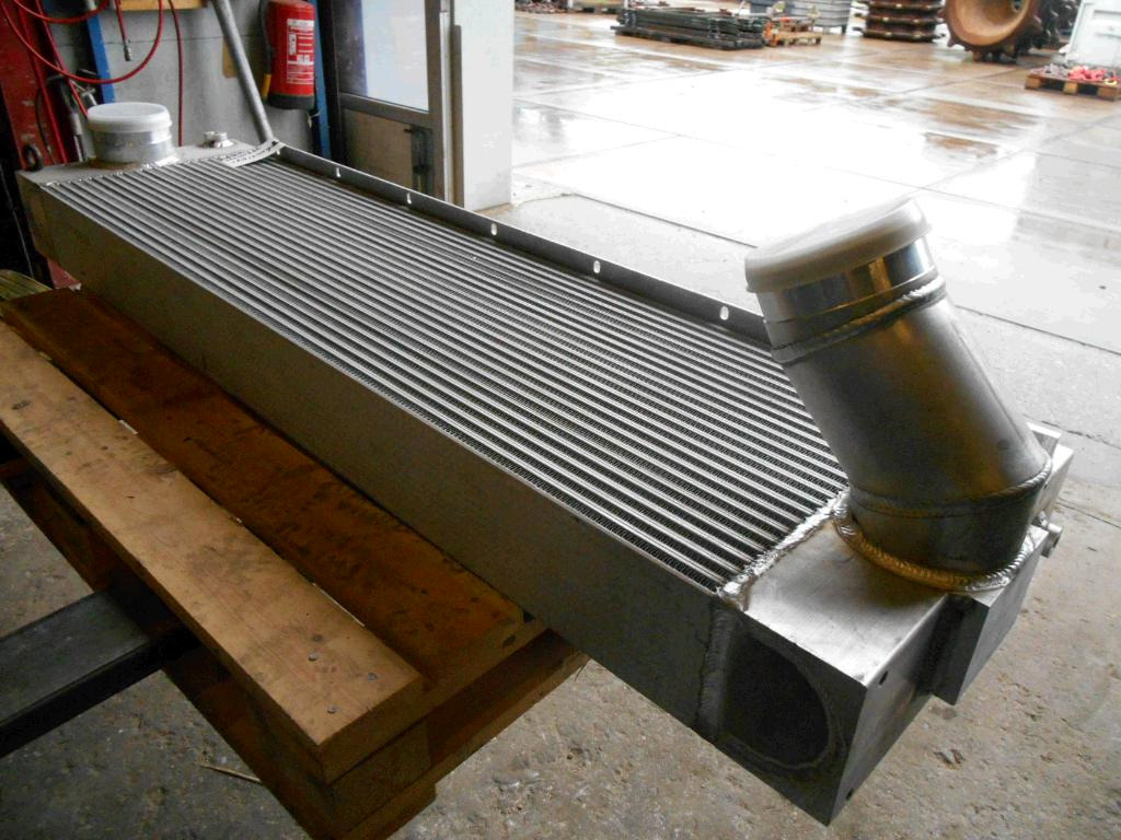 Terex O&K 6002157 - Intercooler por Máquina de construção: foto 3 Terex O&K 6002157 - Intercooler por Máquina de construção: foto 3