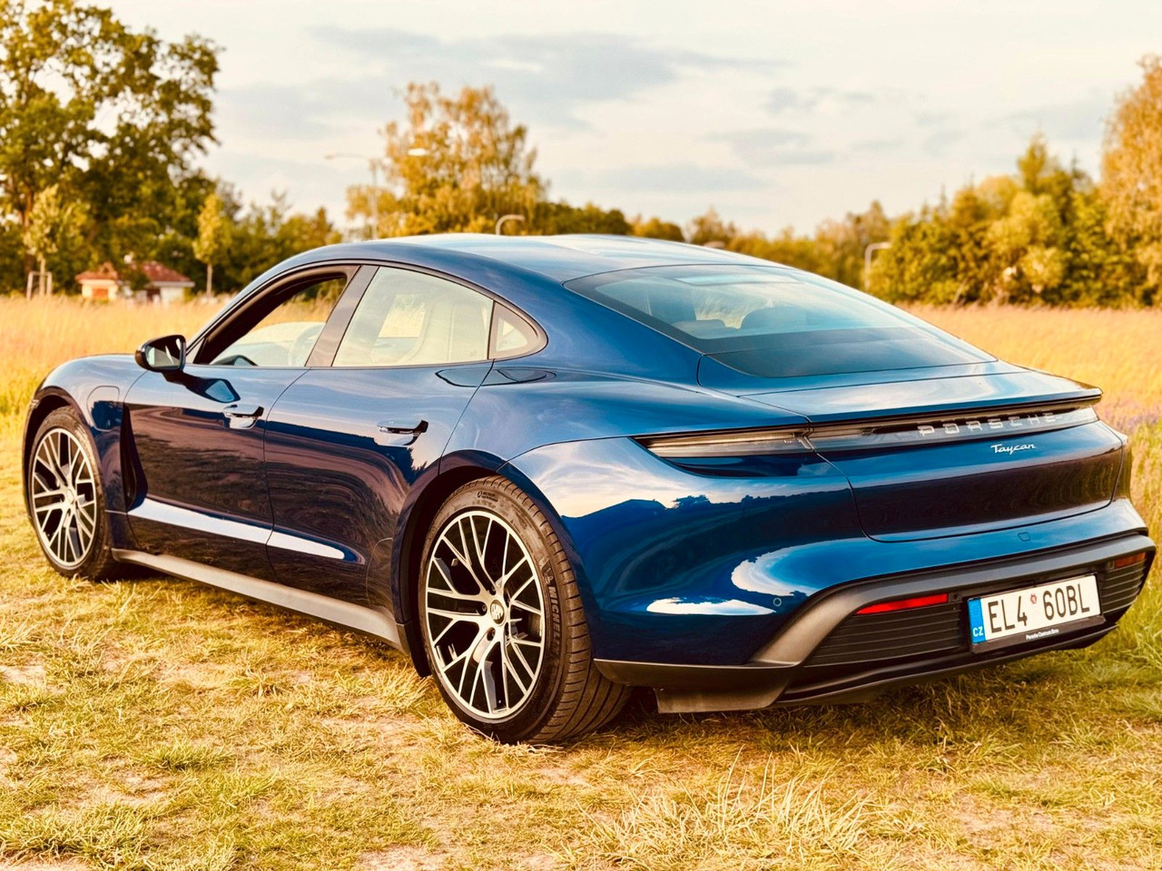 Porsche Taycan CR - Coupé: foto 3 Porsche Taycan CR - Coupé: foto 3