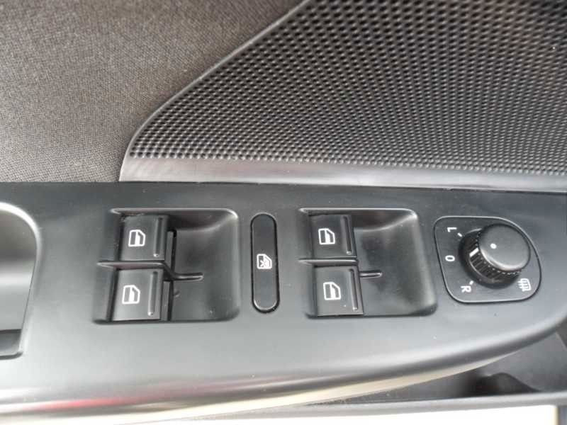Automóvel Volkswagen Golf VI Variant Trendline: foto 13