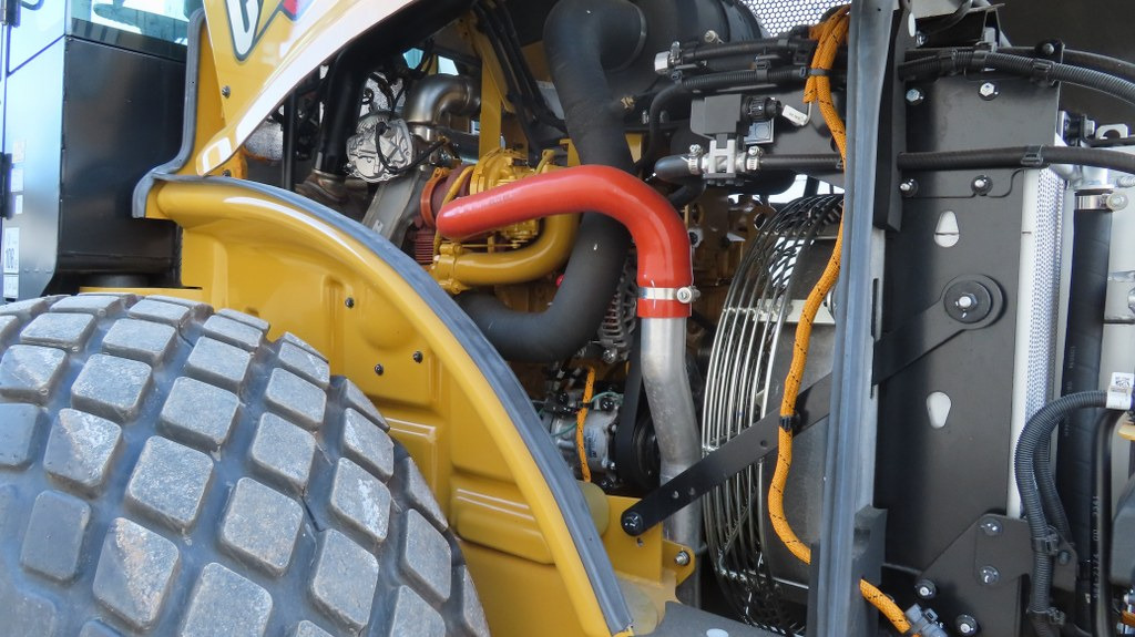 Compactador Caterpillar CS66B: foto 11