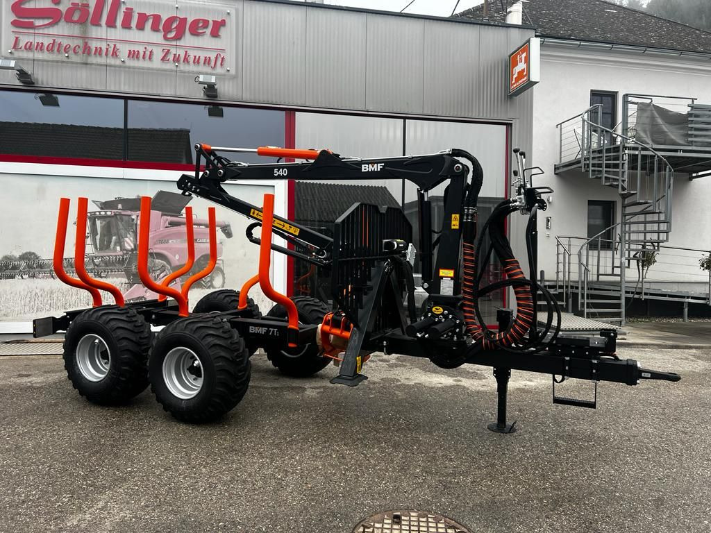 BMF BMF 7T1 mit BMF 540 Kran - Reboque florestal: foto 1 BMF BMF 7T1 mit BMF 540 Kran - Reboque florestal: foto 1