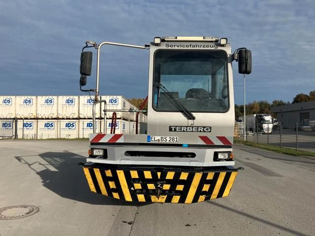 BC 182 - Camião transportador de contêineres/ Caixa móvel: foto 2 BC 182 - Camião transportador de contêineres/ Caixa móvel: foto 2