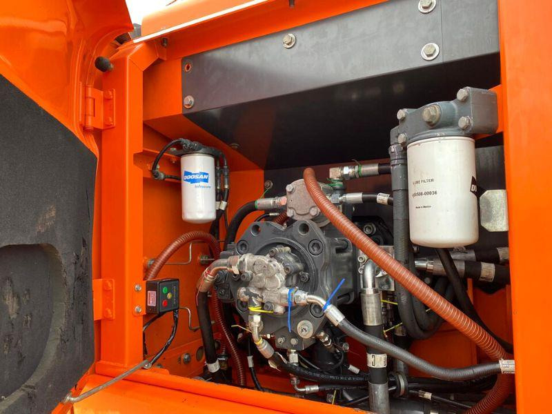 Doosan DX 225 LC - Escavadora de rastos: foto 4 Doosan DX 225 LC - Escavadora de rastos: foto 4