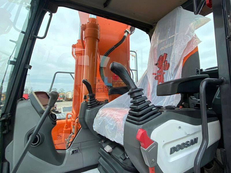 Doosan DX 225 LC - Escavadora de rastos: foto 5 Doosan DX 225 LC - Escavadora de rastos: foto 5