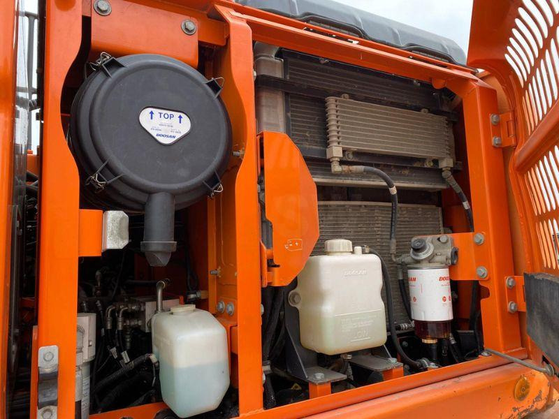 Doosan DX160 - Escavadeira de rodas: foto 4 Doosan DX160 - Escavadeira de rodas: foto 4