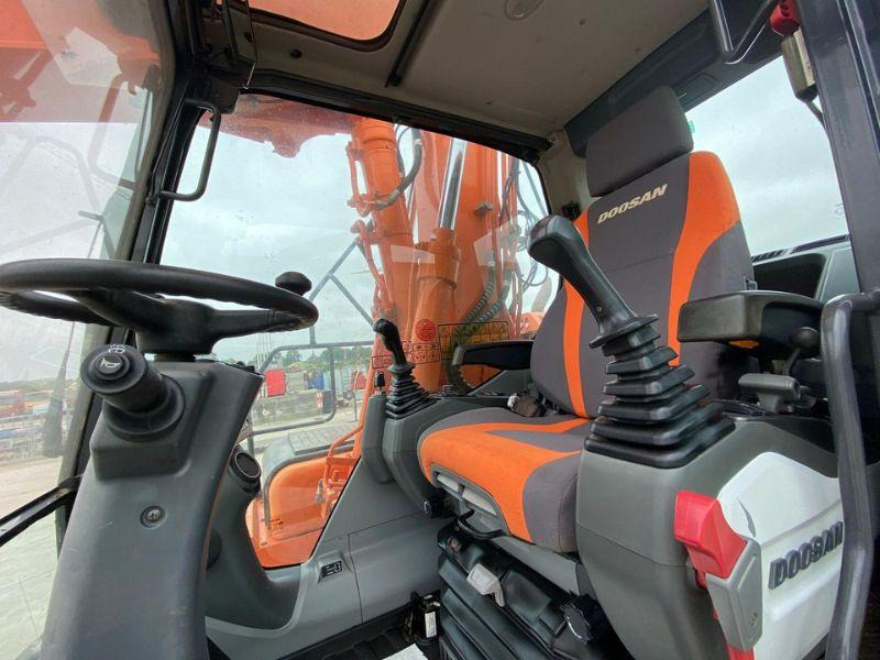 Doosan DX160 - Escavadeira de rodas: foto 5 Doosan DX160 - Escavadeira de rodas: foto 5