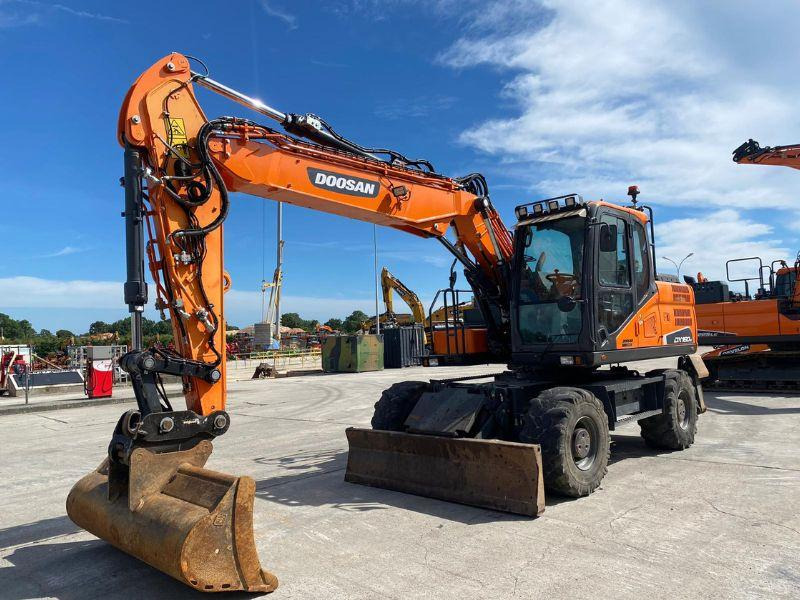 Doosan DX160W - Escavadeira de rodas: foto 1 Doosan DX160W - Escavadeira de rodas: foto 1