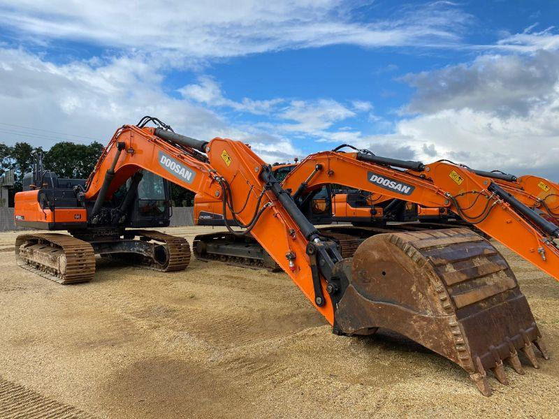 Doosan DX300LC - Escavadora de rastos: foto 1 Doosan DX300LC - Escavadora de rastos: foto 1