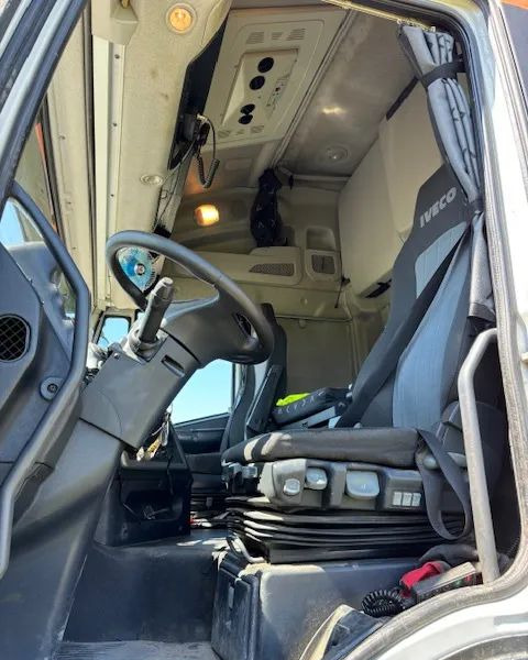 Caminhão reboque Iveco Stralis 26.450: foto 9