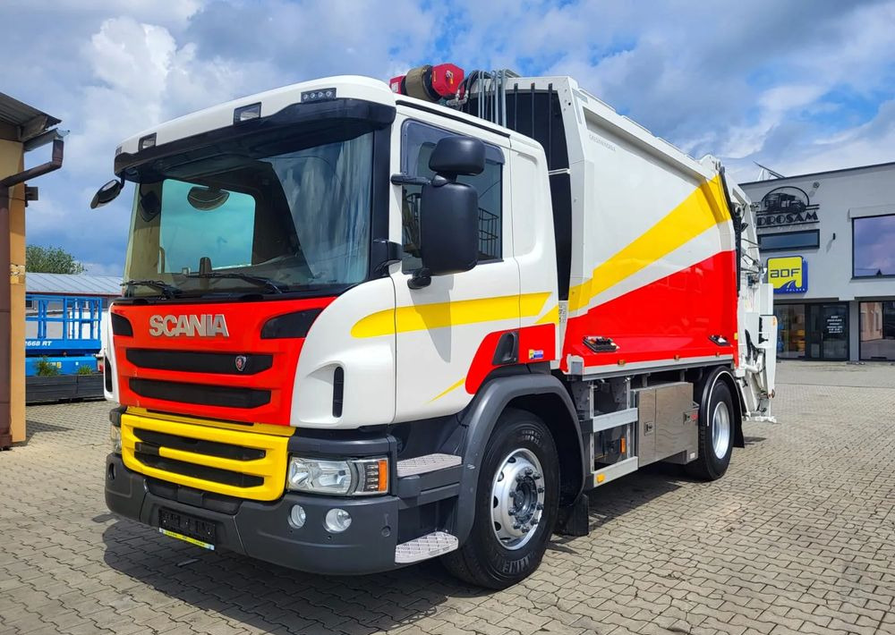 Scania P320 - Caminhão de lixo: foto 1 Scania P320 - Caminhão de lixo: foto 1