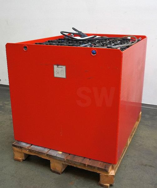 GRUMA 80 Volt 5 PzS 775 Ah - Bateria automotiva: foto 2 GRUMA 80 Volt 5 PzS 775 Ah - Bateria automotiva: foto 2