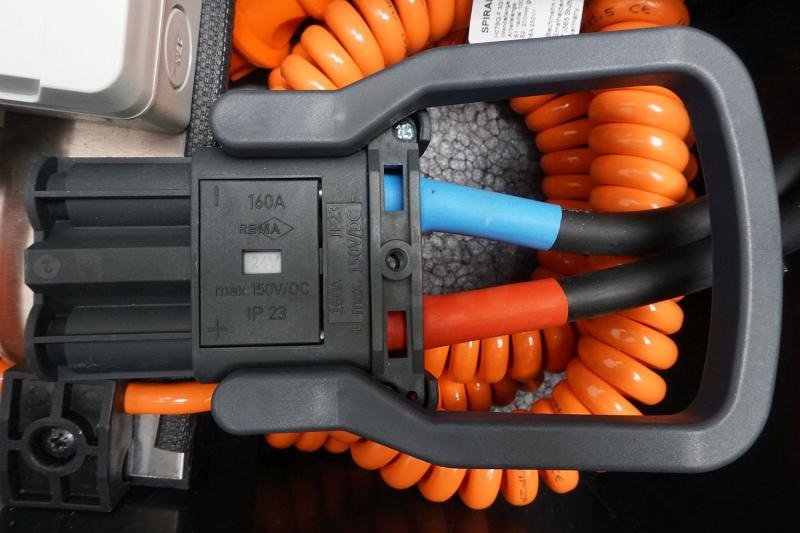 Industrie Automation 24 Volt 140 Ah - Bateria automotiva: foto 4 Industrie Automation 24 Volt 140 Ah - Bateria automotiva: foto 4