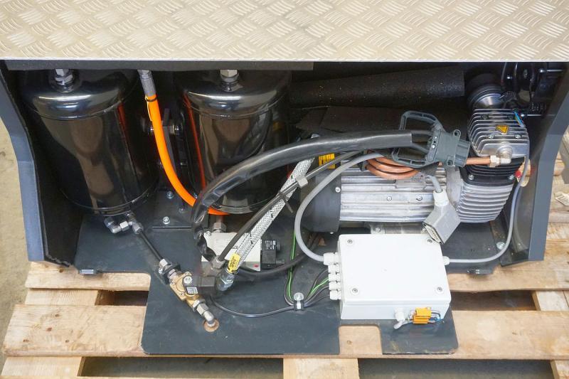 LINDE Kompressor für Druckluftbremsanlage Linde P 80 - Compressor, sistema de ar comprimido por Trator elétrics: foto 2 LINDE Kompressor für Druckluftbremsanlage Linde P 80 - Compressor, sistema de ar comprimido por Trator elétrics: foto 2