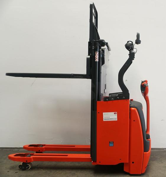 Linde D 10 1163 - Stacker: foto 3 Linde D 10 1163 - Stacker: foto 3