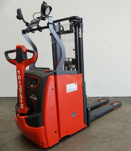 Linde D 10 1163 - Stacker: foto 1 Linde D 10 1163 - Stacker: foto 1