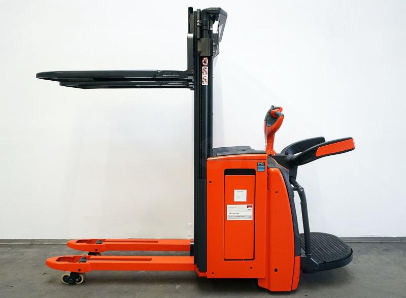 Linde D 14 AP 1173 - Stacker: foto 4 Linde D 14 AP 1173 - Stacker: foto 4