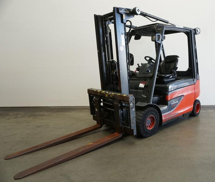 Linde E 25 L 387 - Empilhadeira elétrica: foto 1 Linde E 25 L 387 - Empilhadeira elétrica: foto 1