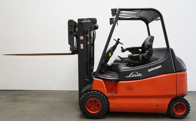 Linde E 30/600 S 336-03 - Empilhadeira elétrica: foto 4 Linde E 30/600 S 336-03 - Empilhadeira elétrica: foto 4