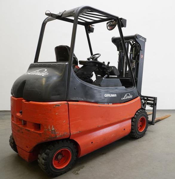 Linde E 30/600 S 336-03 - Empilhadeira elétrica: foto 2 Linde E 30/600 S 336-03 - Empilhadeira elétrica: foto 2