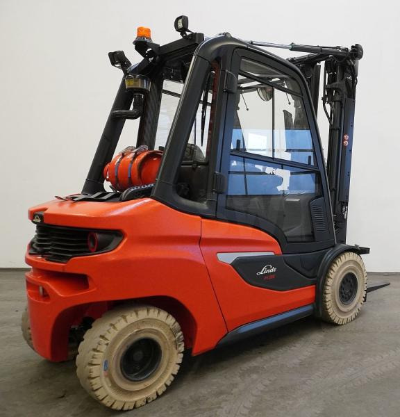 Linde H 35 T 1202-01 - Empilhadeira a gás: foto 3 Linde H 35 T 1202-01 - Empilhadeira a gás: foto 3
