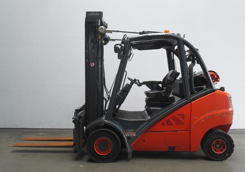 Linde H 35 T 393 - Empilhadeira a gás: foto 4 Linde H 35 T 393 - Empilhadeira a gás: foto 4