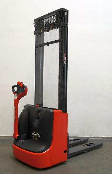 Linde L 12 1172-01 - Stacker: foto 1 Linde L 12 1172-01 - Stacker: foto 1