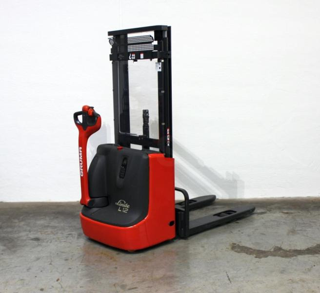 Linde L 12 1172 - Stacker: foto 1 Linde L 12 1172 - Stacker: foto 1