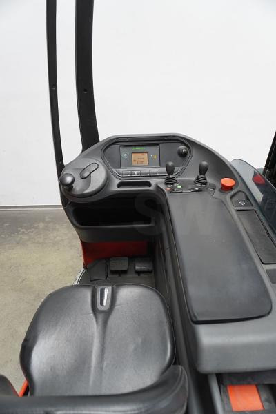 Linde R 16 1120 - Empilhador retráctil: foto 3 Linde R 16 1120 - Empilhador retráctil: foto 3