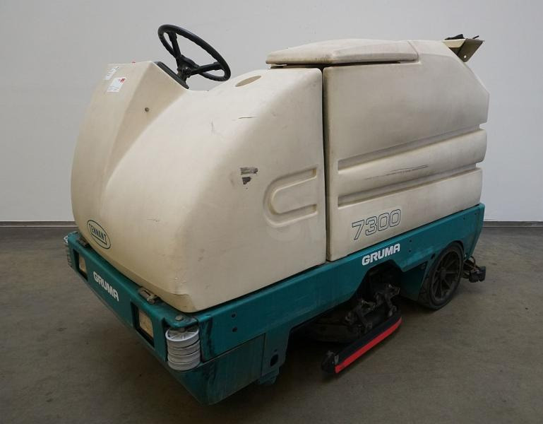 TENNANT 7300 - Varredora industrial: foto 1 TENNANT 7300 - Varredora industrial: foto 1