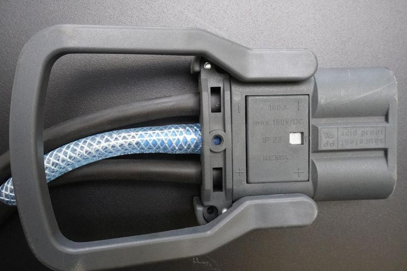 TRICOM TriCOM XL E 24 V 80 A - Bateria automotiva: foto 4 TRICOM TriCOM XL E 24 V 80 A - Bateria automotiva: foto 4