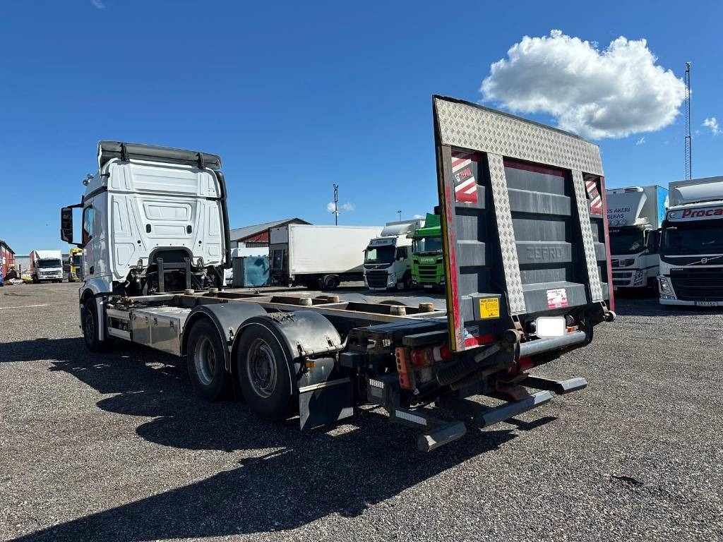Mercedes-Benz ACTROS 2753 serie 7588 - Camião transportador de contêineres/ Caixa móvel: foto 5 Mercedes-Benz ACTROS 2753 serie 7588 - Camião transportador de contêineres/ Caixa móvel: foto 5