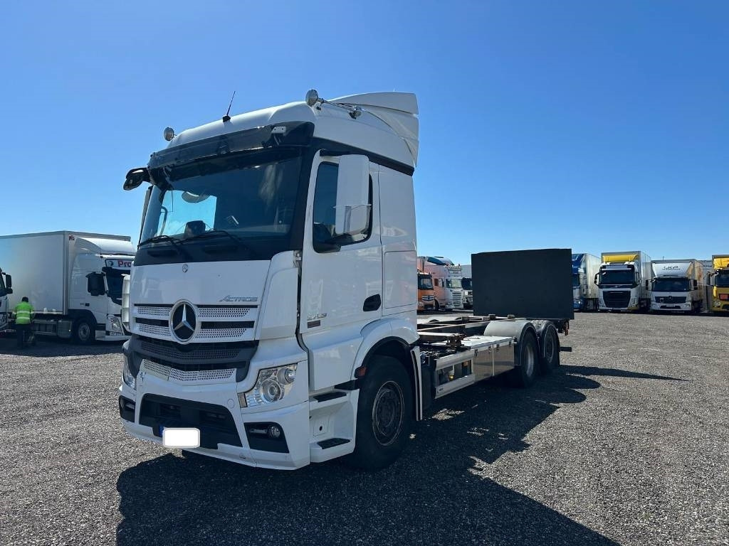 Mercedes-Benz ACTROS 2753 serie 7588 - Camião transportador de contêineres/ Caixa móvel: foto 1 Mercedes-Benz ACTROS 2753 serie 7588 - Camião transportador de contêineres/ Caixa móvel: foto 1