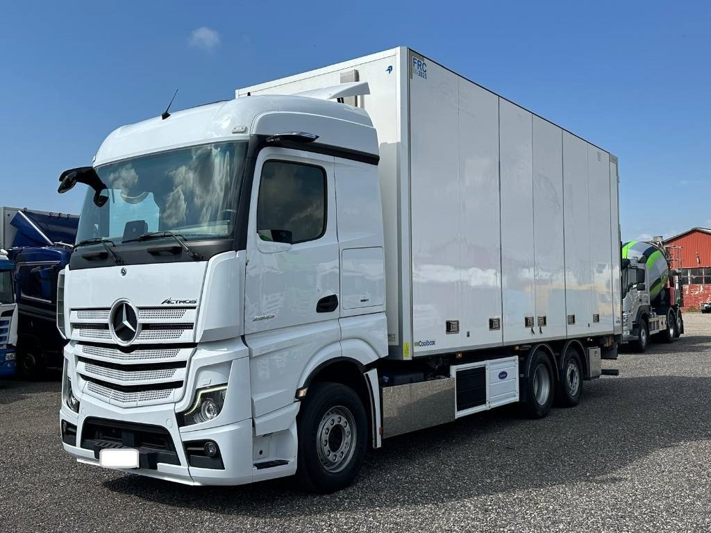 Mercedes-Benz Actros 2553 serie 7795 - Camião frigorífico: foto 1 Mercedes-Benz Actros 2553 serie 7795 - Camião frigorífico: foto 1
