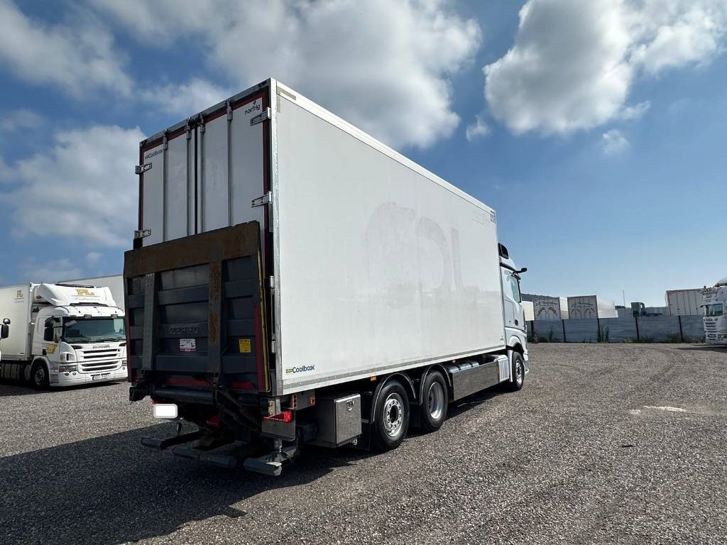 Mercedes-Benz Actros 2553 serie 7795 - Camião frigorífico: foto 4 Mercedes-Benz Actros 2553 serie 7795 - Camião frigorífico: foto 4