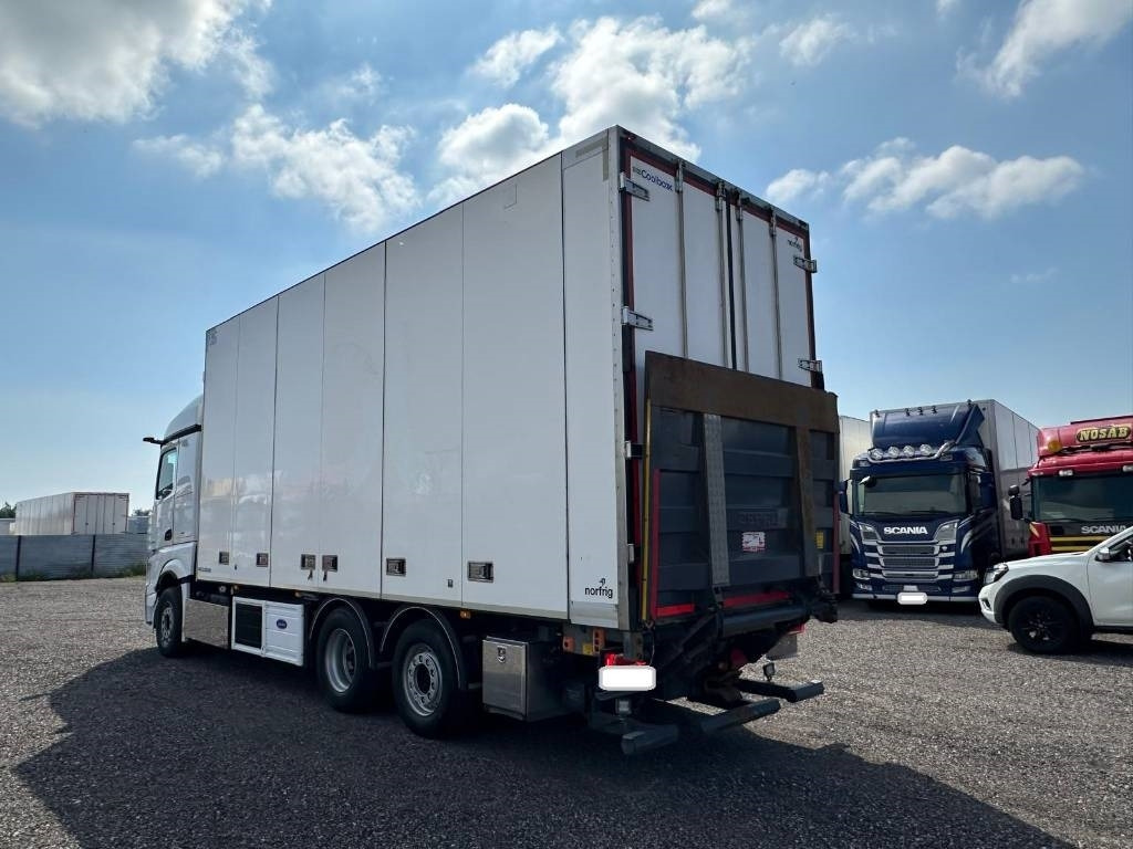 Mercedes-Benz Actros 2553 serie 7795 - Camião frigorífico: foto 5 Mercedes-Benz Actros 2553 serie 7795 - Camião frigorífico: foto 5