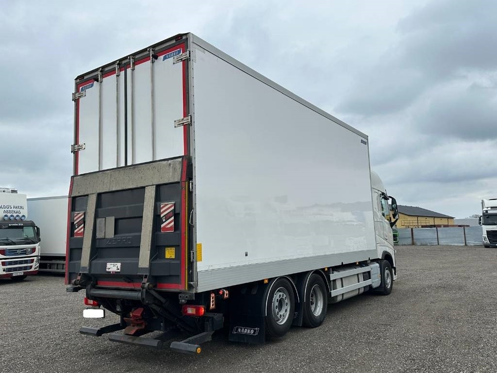Volvo FH 500 serie 0550 - Camião furgão: foto 2 Volvo FH 500 serie 0550 - Camião furgão: foto 2