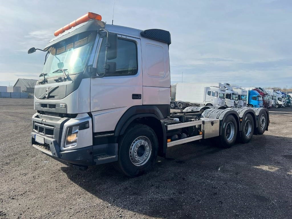 Volvo FM 8x4 serie 4132 Euro 6 - Camião chassi: foto 1 Volvo FM 8x4 serie 4132 Euro 6 - Camião chassi: foto 1