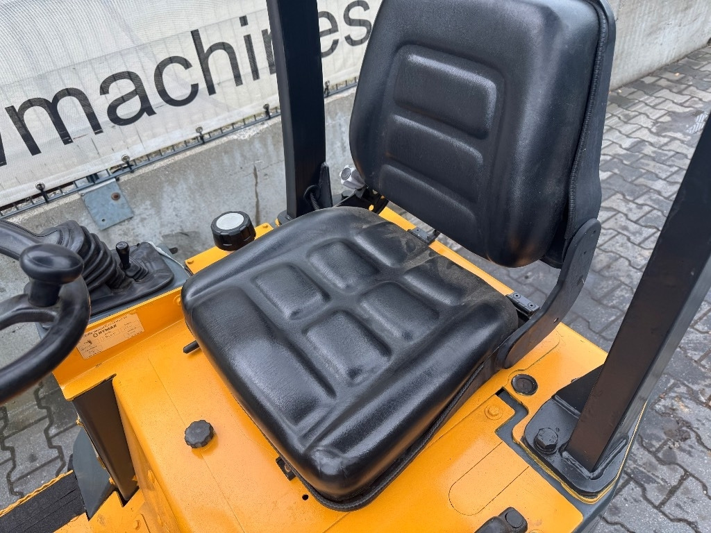 GiANT B204SW - Carregadora articulada: foto 5 GiANT B204SW - Carregadora articulada: foto 5