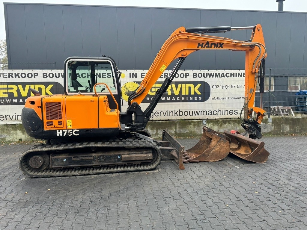 Mini escavadeira Hanix H 75 C: foto 1