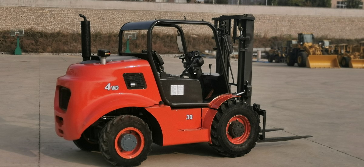 QINGDAO PROMISING 3T 4WD Rough Terrain Forklift CPCD30 - Empilhador todo-o-terreno: foto 3 QINGDAO PROMISING 3T 4WD Rough Terrain Forklift CPCD30 - Empilhador todo-o-terreno: foto 3