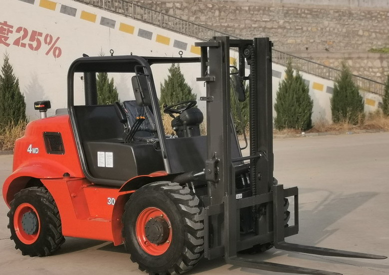 QINGDAO PROMISING 3T 4WD Rough Terrain Forklift CPCD30 - Empilhador todo-o-terreno: foto 1 QINGDAO PROMISING 3T 4WD Rough Terrain Forklift CPCD30 - Empilhador todo-o-terreno: foto 1