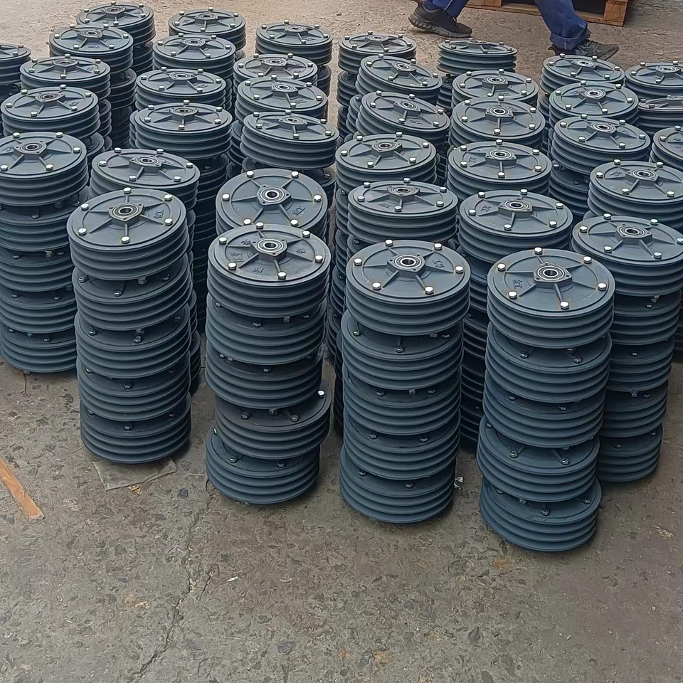 Qingdao Promising 220mm 3 Rib Pulley Clutch Assembly for FLAND FL45 Wheel Loader - Embreagem e peças por Pá carregadora de rodas: foto 1 Qingdao Promising 220mm 3 Rib Pulley Clutch Assembly for FLAND FL45 Wheel Loader - Embreagem e peças por Pá carregadora de rodas: foto 1