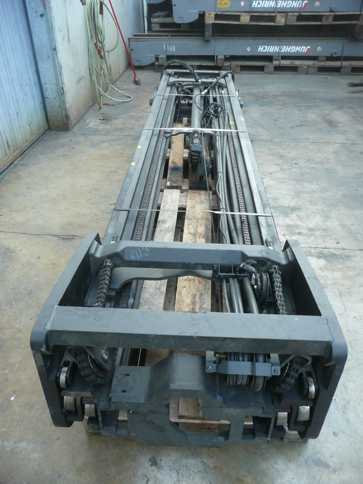 Empilhador retráctil BT RRE 160 H: foto 12 Empilhador retráctil BT RRE 160 H: foto 12