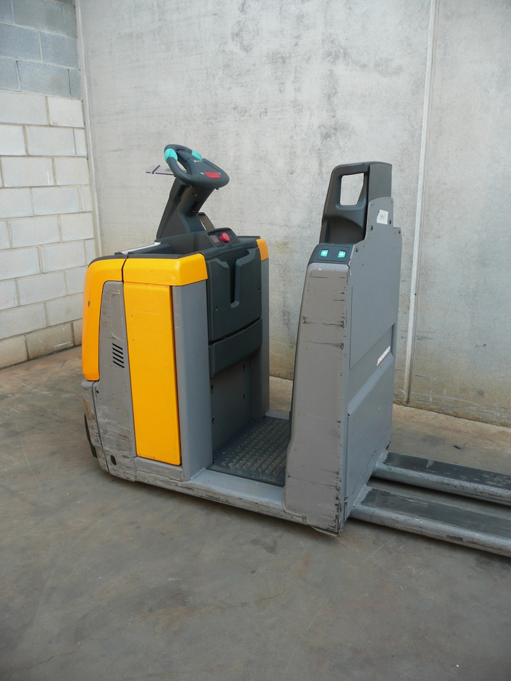 Jungheinrich ECE 225 2400x510mm - Order-picker: foto 4 Jungheinrich ECE 225 2400x510mm - Order-picker: foto 4