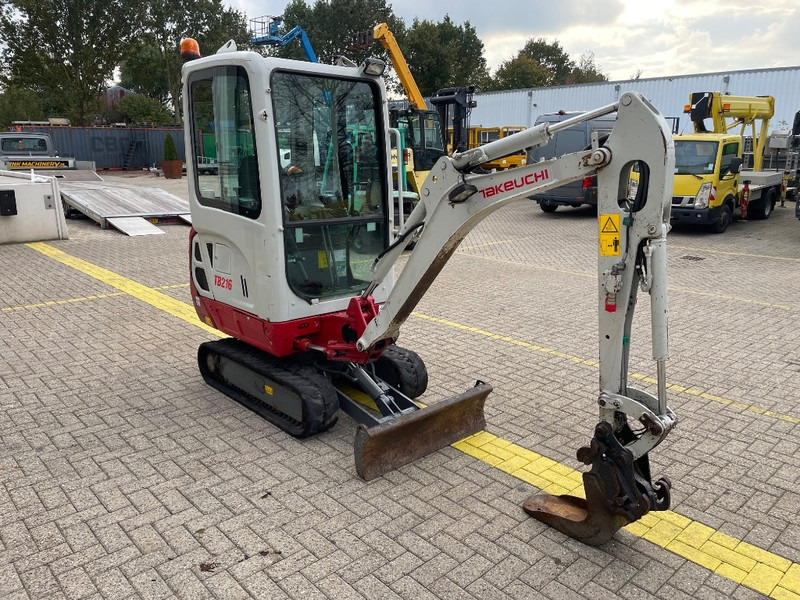 Takeuchi TB 216 - Mini escavadeira: foto 5 Takeuchi TB 216 - Mini escavadeira: foto 5