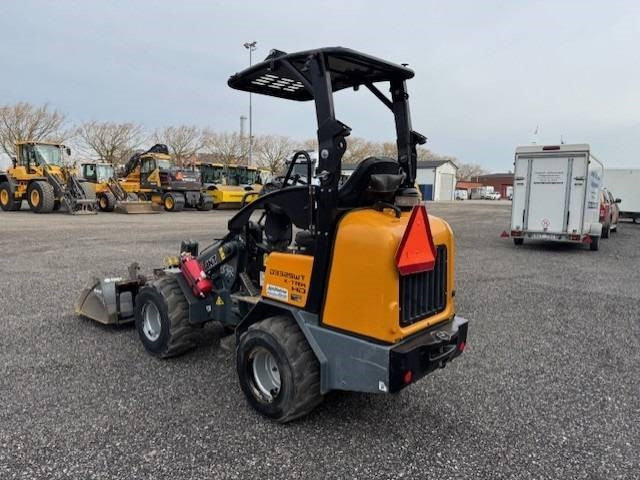 Mini pá carregadora de rastos Giant D 332 SWT X-TRA: foto 7