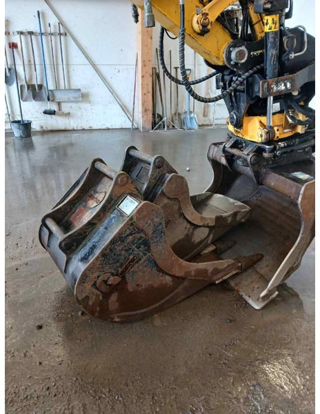 Komatsu PC78US-10 - Mini escavadeira: foto 4 Komatsu PC78US-10 - Mini escavadeira: foto 4