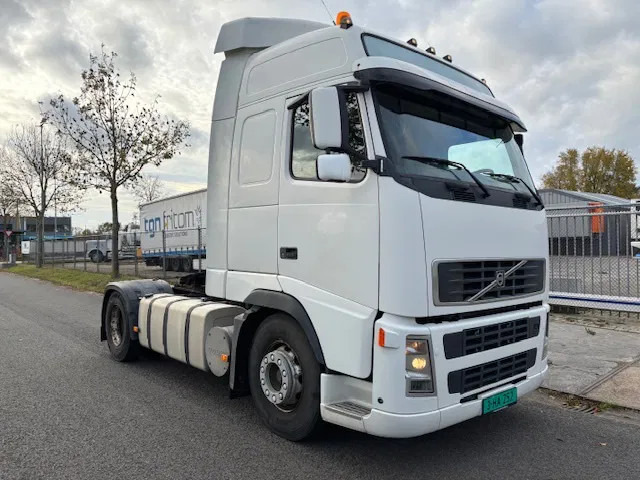 Volvo FH 12.420 E3 4x2T Globetrotter 720.000km!! Analog tacho MOT 06-2026 Tipper - WF hydr. - Tractor: foto 3 Volvo FH 12.420 E3 4x2T Globetrotter 720.000km!! Analog tacho MOT 06-2026 Tipper - WF hydr. - Tractor: foto 3